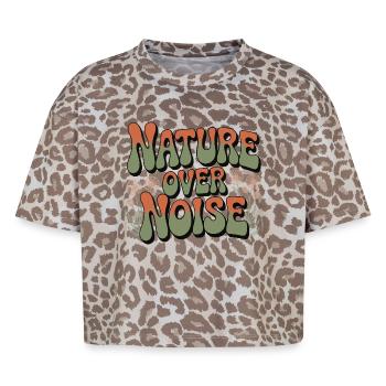 Abenteuer - Natur statt Lärm - Boxy Leo Frauen Premium Organic T-Shirt - Leopard print - Vorne - AI Model Female 172 dark (172cm)