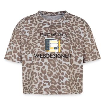 Vertrau mir, ich bin Webdesigner - Boxy Leo Frauen Premium Organic T-Shirt - Leopard print - Vorne - AI Model Female 172 dark (172cm)