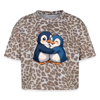 Kuschelige Pinguin-Umarmung - Boxy Leo Frauen Premium Organic T-Shirt - Leopard print - Vorne - AI Model Female 172 dark (172cm)