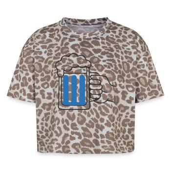 Tenir la main une chope de bière Santé - T-shirt boxy femme léopard premium - Leopard print - Devant - AI Model Female 172 dark (172cm)