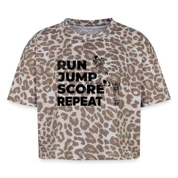 Répétition du score de saut à la course - T-shirt boxy femme léopard premium - Leopard print - Devant - AI Model Female 172 dark (172cm)