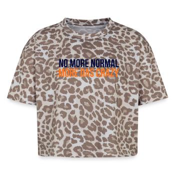 Collection GIUDAN Youth Word 25 : plus de normalité - T-shirt boxy femme léopard premium - Leopard print - Devant - AI Model Female 172 dark (172cm)