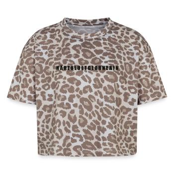 Härzbluetglarnerin Kanton Glarus Schweiz - Boxy Leo Frauen Premium Organic T-Shirt - Leopard print - Vorne - AI Model Female 172 dark (172cm)