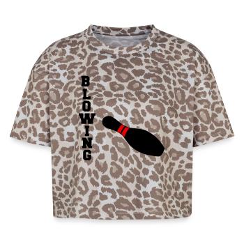 Blowing - Boxy Leo Frauen Premium Organic T-Shirt - Leopard print - Vorne - AI Model Female 172 dark (172cm)
