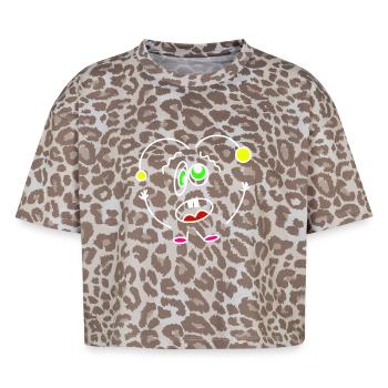 Battement de cœur fou - T-shirt boxy femme léopard premium - Leopard print - Devant - AI Model Female 172 dark (172cm)