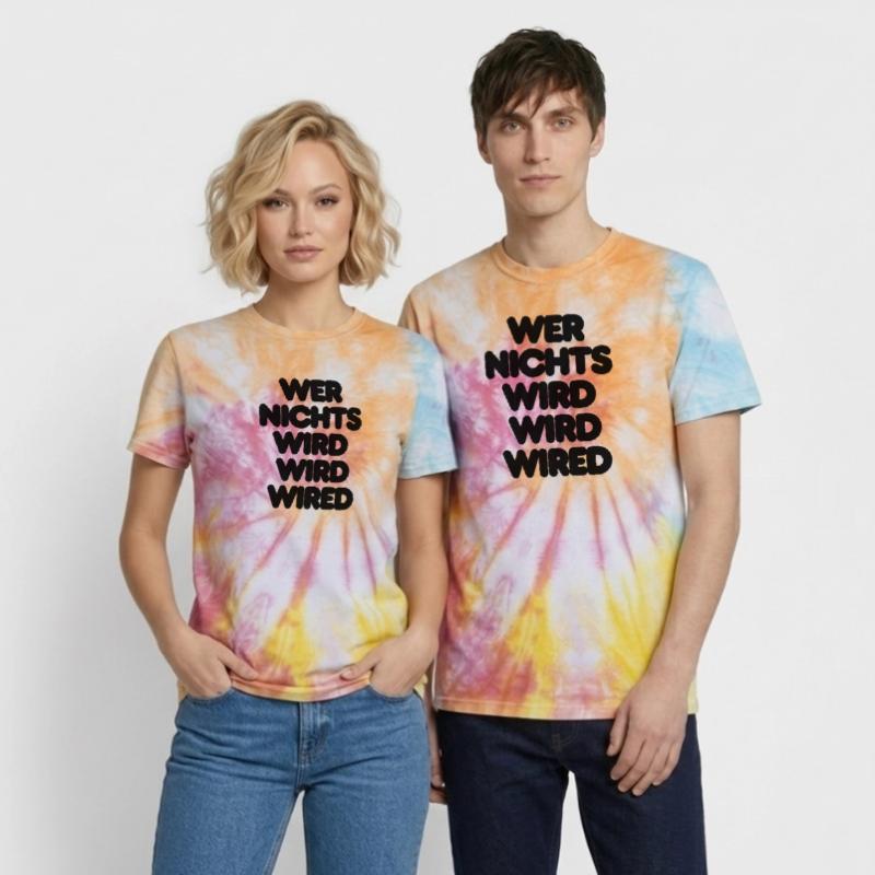 WER NICHTS WIRD WIRD WIRED – IT SPRUCH LUSTIG NERD Unisex Premium Tie Dye T-Shirt