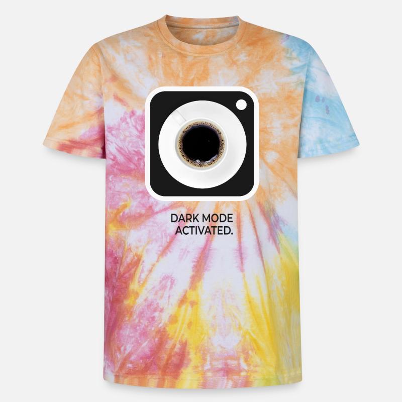 Dark Mode Activated Kaffee Nerd Spruch - Unisex Premium Tie Dye T-Shirt - Regenbogen-Spirale