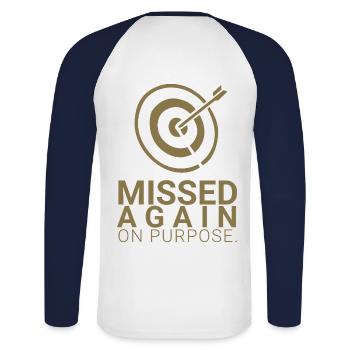 Missed again - on purpose - Unisex Baseballshirt langarm - Weiß/Navy - Hinten - Nik (191cm)