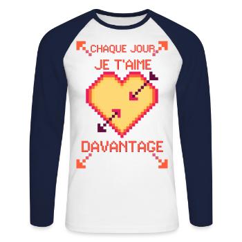 CHAQUE JOUR JE T'AIME DAVANTAGE...coeur - T-shirt baseball manches longues Homme - blanc/marine - Devant - Nik (191cm)