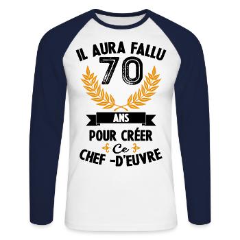 70 ans anniversaire 70 anniversaire cadeau 70 ans - T-shirt baseball manches longues Homme - blanc/marine - Devant - Nik (191cm)