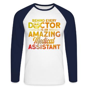 Assistentin im Gesundheitswesen Medizinische Assis - Unisex Baseballshirt langarm - Weiß/Navy - Vorne - Nik (191cm)