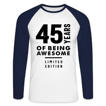 Cadeau de 45 ans | Idées cadeaux 45e anniversaire - T-shirt baseball manches longues Homme - blanc/marine - Devant - Nik (191cm)
