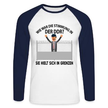 Wie war die Stimmung in der DDR? - Unisex Baseballshirt langarm - Weiß/Navy - Vorne - Nik (191cm)