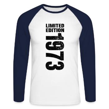 1973 Limited Edition - Unisex Baseballshirt langarm - Weiß/Navy - Vorne - Nik (191cm)