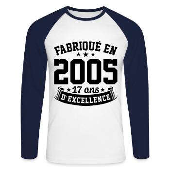 Fabriqué en 2005 17 Ans D'excellence - T-shirt baseball manches longues Homme - blanc/marine - Devant - Nik (191cm)