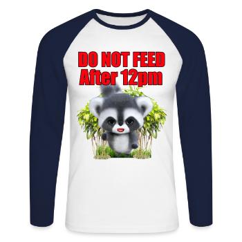 Füttern Sie den Gremlin nicht - Unisex Baseballshirt langarm - Weiß/Navy - Vorne - Nik (191cm)
