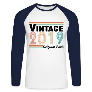 Vintage 2019 Jubiläum Retro Geschenk - Unisex Baseballshirt langarm - Weiß/Navy - Vorne - Nik (191cm)