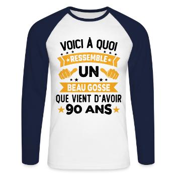 Voici à quoi ressemble un beau gosse 90 Ans - T-shirt baseball manches longues Homme - blanc/marine - Devant - Nik (191cm)