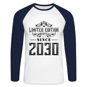 2030 limited edition - Unisex Long Sleeve Baseball T-Shirt - white/navy - Front - Nik (191cm)