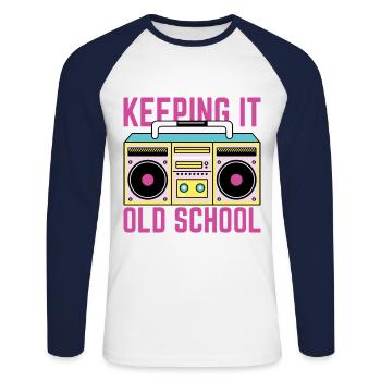 Keeping it Old School - Unisex Baseballshirt langarm - Weiß/Navy - Vorne - Nik (191cm)