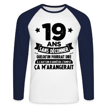 19 ans anniversaire 19 anniversaire cadeau 19 ans - T-shirt baseball manches longues Homme - blanc/marine - Devant - Nik (191cm)
