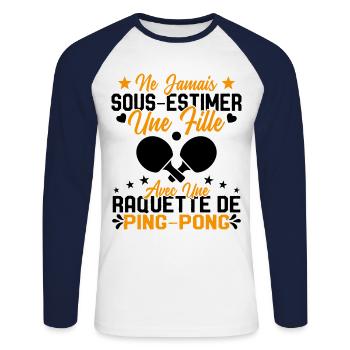 Une fille et joueur de ping pong Cadeau Humour - T-shirt baseball manches longues Homme - blanc/marine - Devant - Nik (191cm)