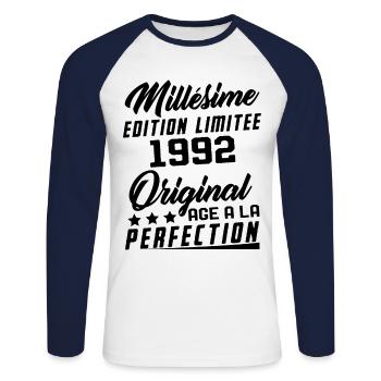 Millésime 1992 Original Cadeau D'anniversaire - T-shirt baseball manches longues Homme - blanc/marine - Devant - Nik (191cm)