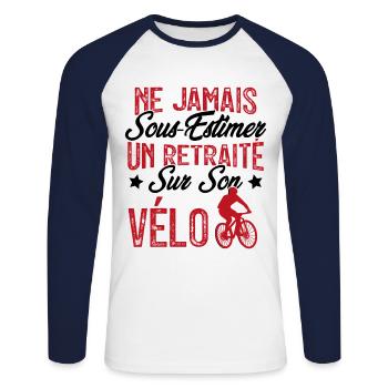 Ne jamais sous-estimer un retraité sur son vélo - T-shirt baseball manches longues Homme - blanc/marine - Devant - Nik (191cm)