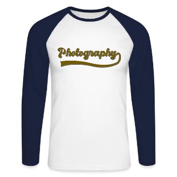 Fotografie - Unisex Baseballshirt langarm - Weiß/Navy - Vorne - Nik (191cm)