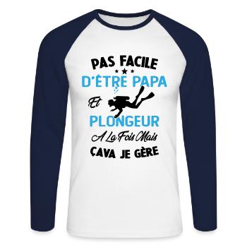 Pas Facile D'être Papa Et Plongeur A La Fois - T-shirt baseball manches longues Homme - blanc/marine - Devant - Nik (191cm)