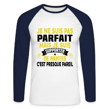 Pas Parfait mais Je suis Supporter de Nantes - T-shirt baseball manches longues Homme - blanc/marine - Devant - Nik (191cm)