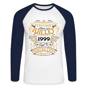 Vintage Geburtstagsgeschenk Vintage Juli 1999 - Unisex Baseballshirt langarm - Weiß/Navy - Vorne - Nik (191cm)