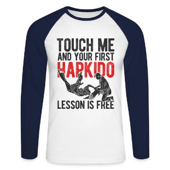 Koreanischer Kampfsport Hapkido - Unisex Baseballshirt langarm - Weiß/Navy - Vorne - Nik (191cm)