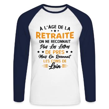 Avec l'age on reconnaît les cons de loin - T-shirt baseball manches longues Homme - blanc/marine - Devant - Nik (191cm)