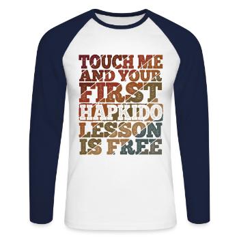 Koreanischer Kampfsport Hapkido - Unisex Baseballshirt langarm - Weiß/Navy - Vorne - Nik (191cm)
