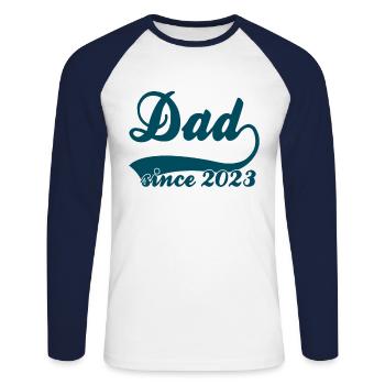 Papa 2023 - Unisex Baseballshirt langarm - Weiß/Navy - Vorne - Nik (191cm)
