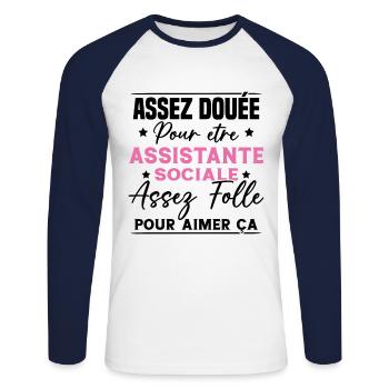 Assistante Sociale Humour Métier Idée Cadeau Femme - T-shirt baseball manches longues Homme - blanc/marine - Devant - Nik (191cm)