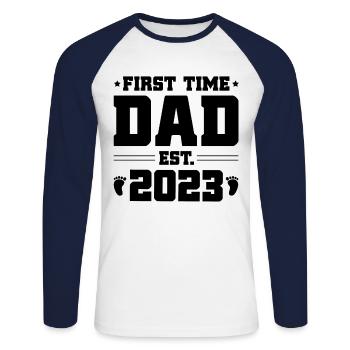 First Time Dad Est 2023 T Shirt Design 3 - T-shirt baseball manches longues Homme - blanc/marine - Devant - Nik (191cm)