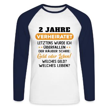2 Jahre verheiratet zynisch 2 Hochzeitstag - Unisex Baseballshirt langarm - Weiß/Navy - Vorne - Nik (191cm)