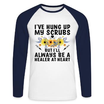 Grand-mère retraitée Pension Infirmière infirmière en soins infirmiers - T-shirt baseball manches longues Homme - blanc/marine - Devant - Nik (191cm)