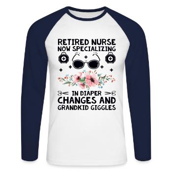 Grand-mère retraitée Pension Infirmière infirmière en soins infirmiers - T-shirt baseball manches longues Homme - blanc/marine - Devant - Nik (191cm)