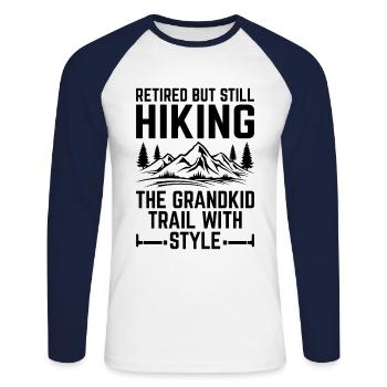 Retraité mais toujours en randonnée Le Grandkid Trail avec S - T-shirt baseball manches longues Homme - blanc/marine - Devant - Nik (191cm)