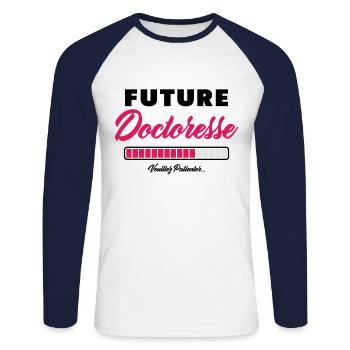 Future Doctoresse Humour Métier Cadeau - T-shirt baseball manches longues Homme - blanc/marine - Devant - Nik (191cm)