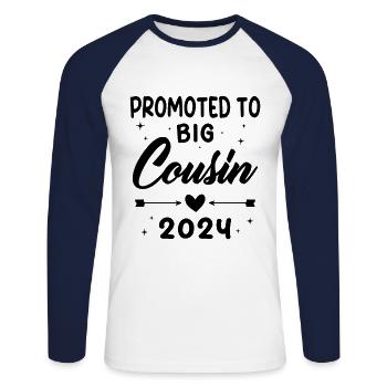 Befördergroße Cousin 2024 Pregnancy Announce - Unisex Baseballshirt langarm - Weiß/Navy - Vorne - Nik (191cm)