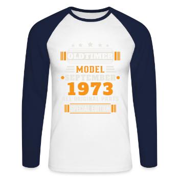 Oldtimer September 1973 Geburtstag Geschenk - Unisex Baseballshirt langarm - Weiß/Navy - Vorne - Nik (191cm)