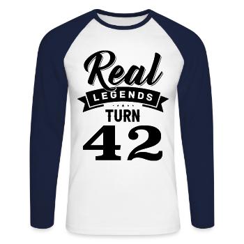 Real Legends fête ses 42 ans, 42 ans - T-shirt baseball manches longues Homme - blanc/marine - Devant - Nik (191cm)