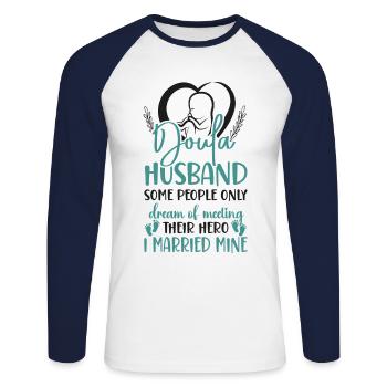 Doula Travailleuse à la naissance Mari Femme - T-shirt baseball manches longues Homme - blanc/marine - Devant - Nik (191cm)