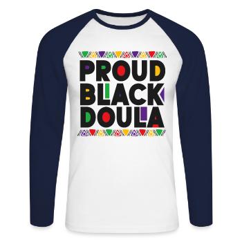 Doula Travailleuse à la naissance Fière Noire - T-shirt baseball manches longues Homme - blanc/marine - Devant - Nik (191cm)