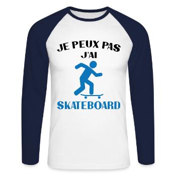 Je peux pas j ai skateboard - T-shirt baseball manches longues Homme - blanc/marine - Devant - Nik (191cm)
