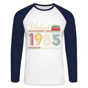 Millésime 1985, Cadeau D'anniversaire Vintage 1985 - T-shirt baseball manches longues Homme - blanc/marine - Devant - Nik (191cm)